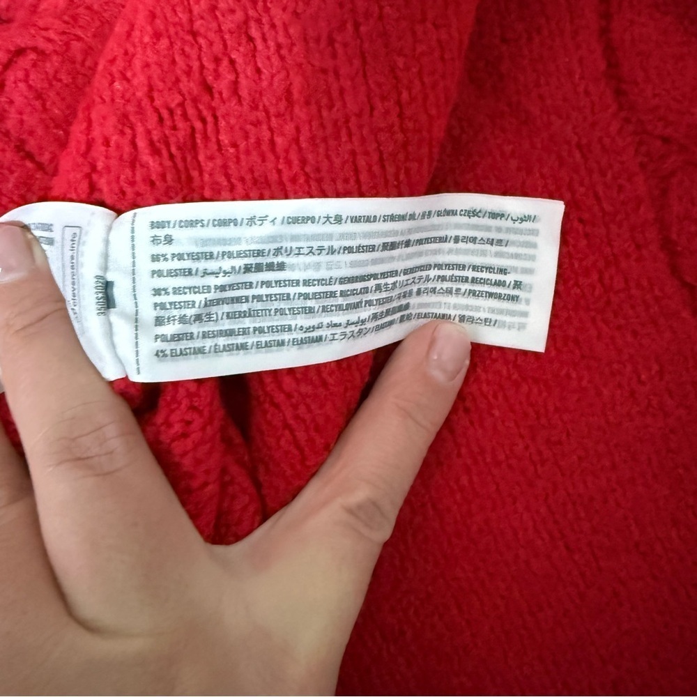 Hollister| Women's Red Comfy Cloud Off-the Shoulder Cable Knit Sweater- Size XS - Picture 6 of 9
